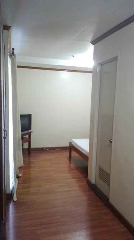 Isabelle Royale Makati Hotell Makati City Exteriör bild