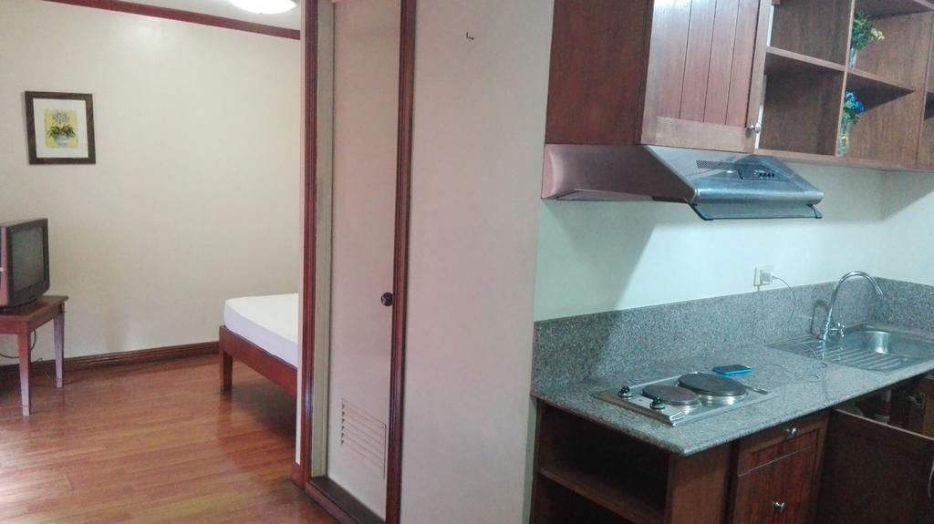 Isabelle Royale Makati Hotell Makati City Exteriör bild