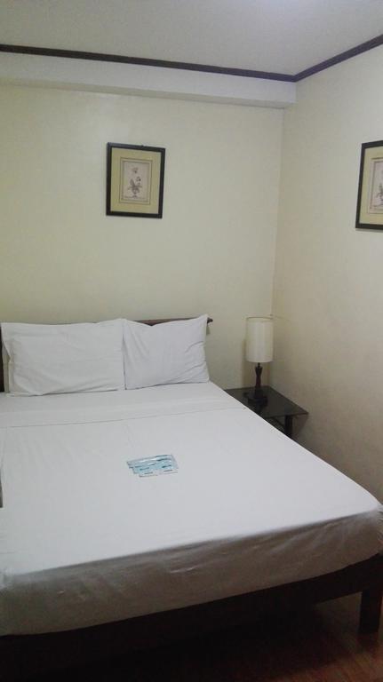Isabelle Royale Makati Hotell Makati City Exteriör bild