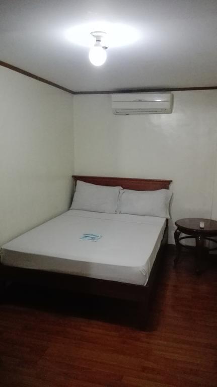 Isabelle Royale Makati Hotell Makati City Exteriör bild