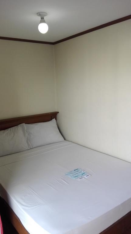 Isabelle Royale Makati Hotell Makati City Exteriör bild