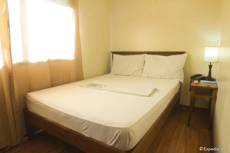 Isabelle Royale Makati Hotell Makati City Exteriör bild